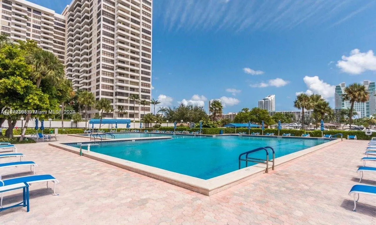 600 Three Islands Blvd # 414, Hallandale Beach FL 33009