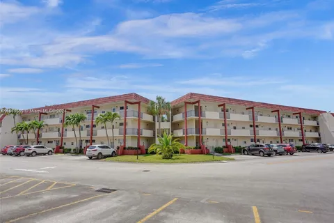 411 S Hollybrook Dr # 207, Pembroke Pines FL 33025