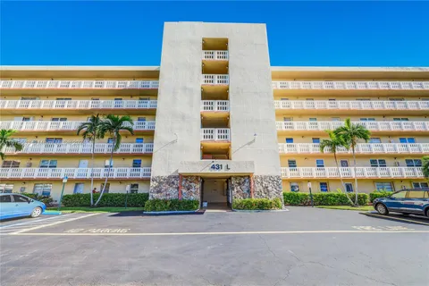 431 SE 3rd St # 201, Dania Beach FL 33004