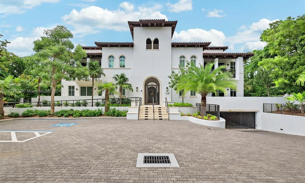 1228 Anastasia Ave # 201, Coral Gables FL 33134