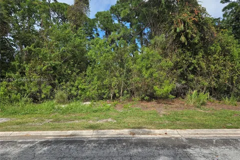 125 Cardinal Dr, Sebastian FL 32958