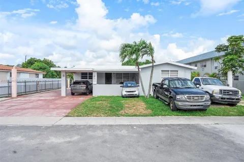 45 W 37th St, Hialeah FL 33012