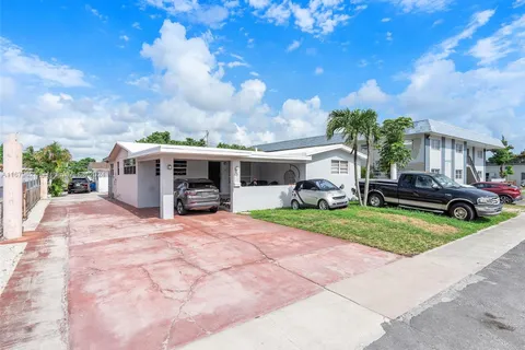 45 W 37th St, Hialeah FL 33012