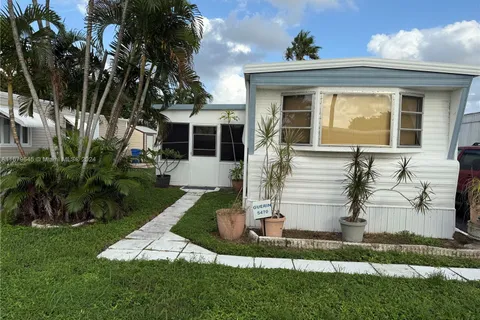 5470 SW 25th Way, Dania Beach FL 33312