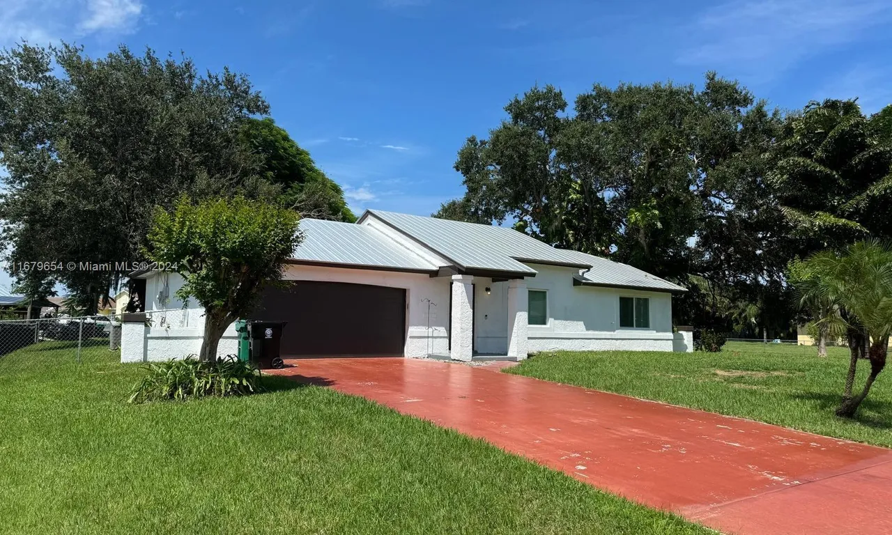 1663 SW Ruiz Ter, Port St. Lucie FL 34953