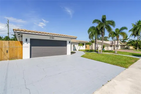 2185 Imperial Point Dr, Fort Lauderdale FL 33308