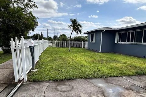 2828 Rodman St, Hollywood FL 33020