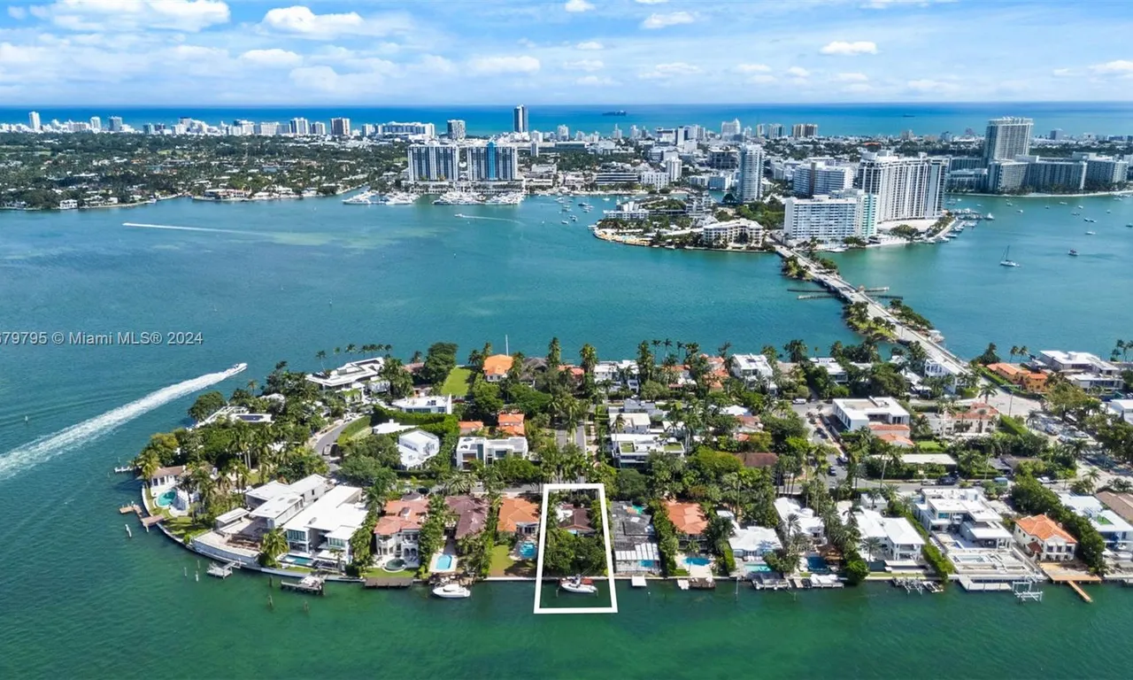 330 W Rivo Alto Dr, Miami Beach FL 33139