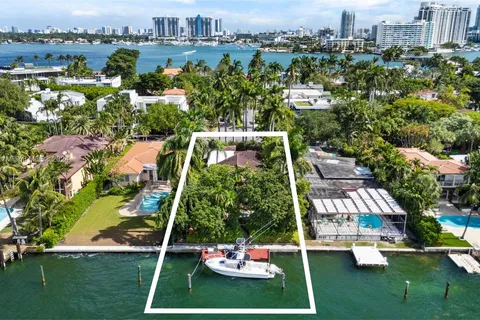 330 W Rivo Alto Dr, Miami Beach FL 33139