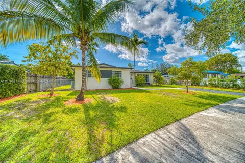 19217 SW 92nd Rd, Cutler Bay FL 33157