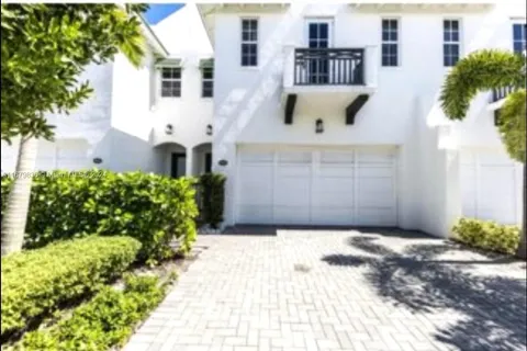 1035 Phillips Rd # 1035, Delray Beach FL 33483