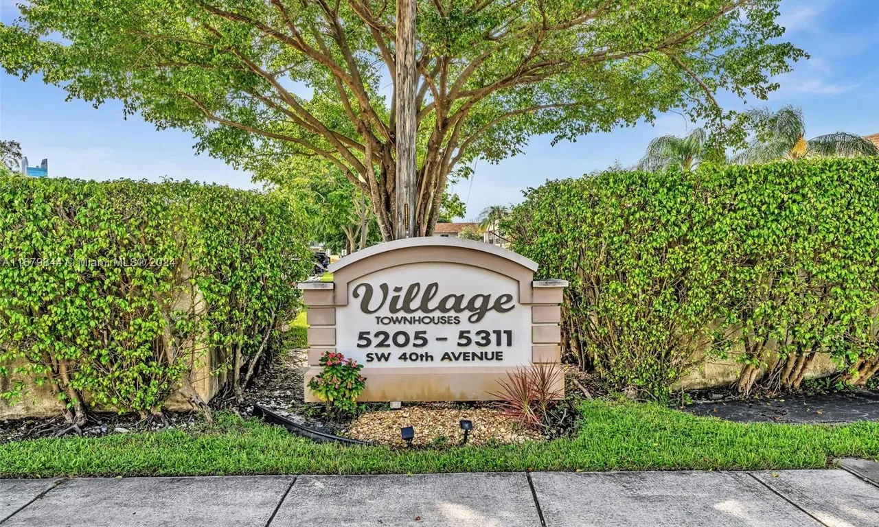 5253 SW 40th Ave # 29, Dania Beach FL 33314