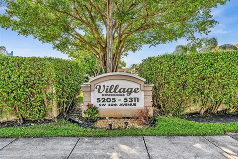 5253 SW 40th Ave # 29, Dania Beach FL 33314