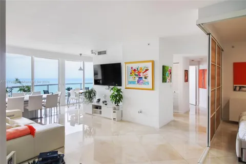 6365 Collins Ave # 3909, Miami Beach FL 33141