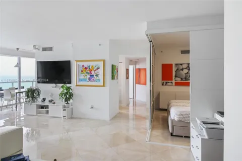 6365 Collins Ave # 3909, Miami Beach FL 33141