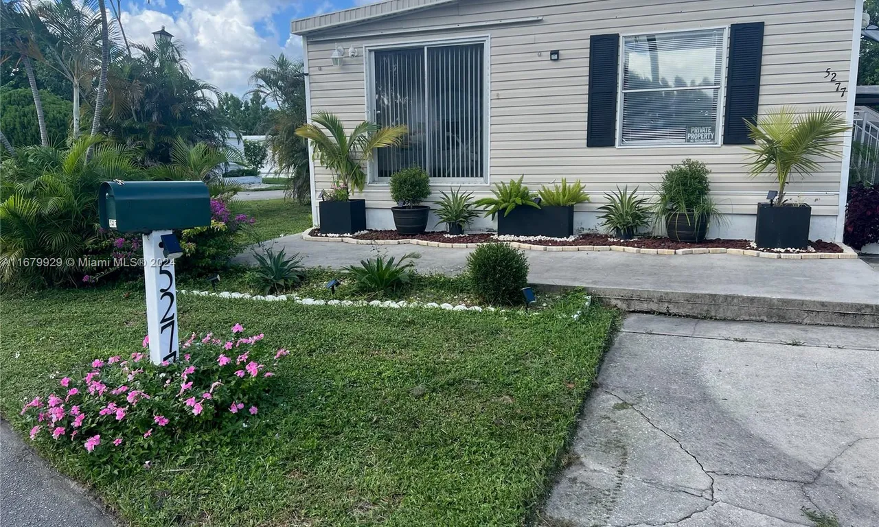 5277 SW 32 STREET, Davie FL 33314