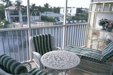 465 Paradise Isle Blvd # 306, Hallandale Beach FL 33009