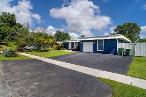 8002 NW 68th Ave, Tamarac FL 33321