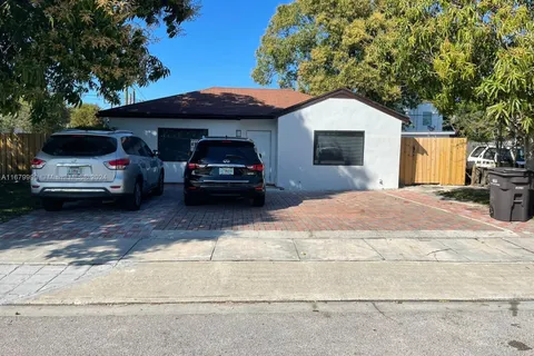 443 Kern St, West Palm Beach FL 33405