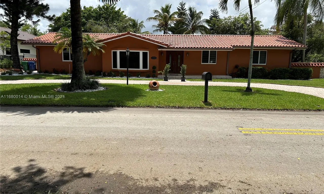 10400 SW 70th Ave, Pinecrest FL 33156