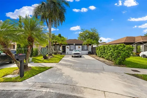 28436 SW 135th Ave, Homestead FL 33033