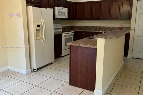 2607 NE 2nd Dr # 2607, Homestead FL 33033