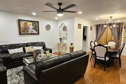 5065 NW 43rd Ct, Lauderdale Lakes FL 33319