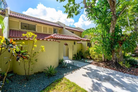 3843 Alcantara Ave # 76B, Doral FL 33178