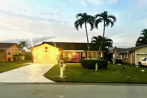 10407 NW 70th St, Tamarac FL 33321