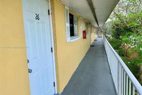 1501 Crescent Cir # C26, Lake Park FL 33403