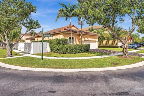 2202 Portofino Ave, Homestead FL 33033