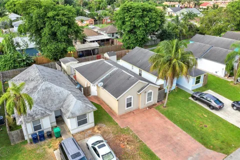 768 SW 9th St, Florida City FL 33034
