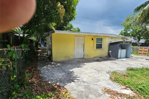 9333 NW 5th Ave, Miami FL 33150