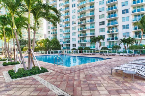 31 SE 5th St # 1208, Miami FL 33131