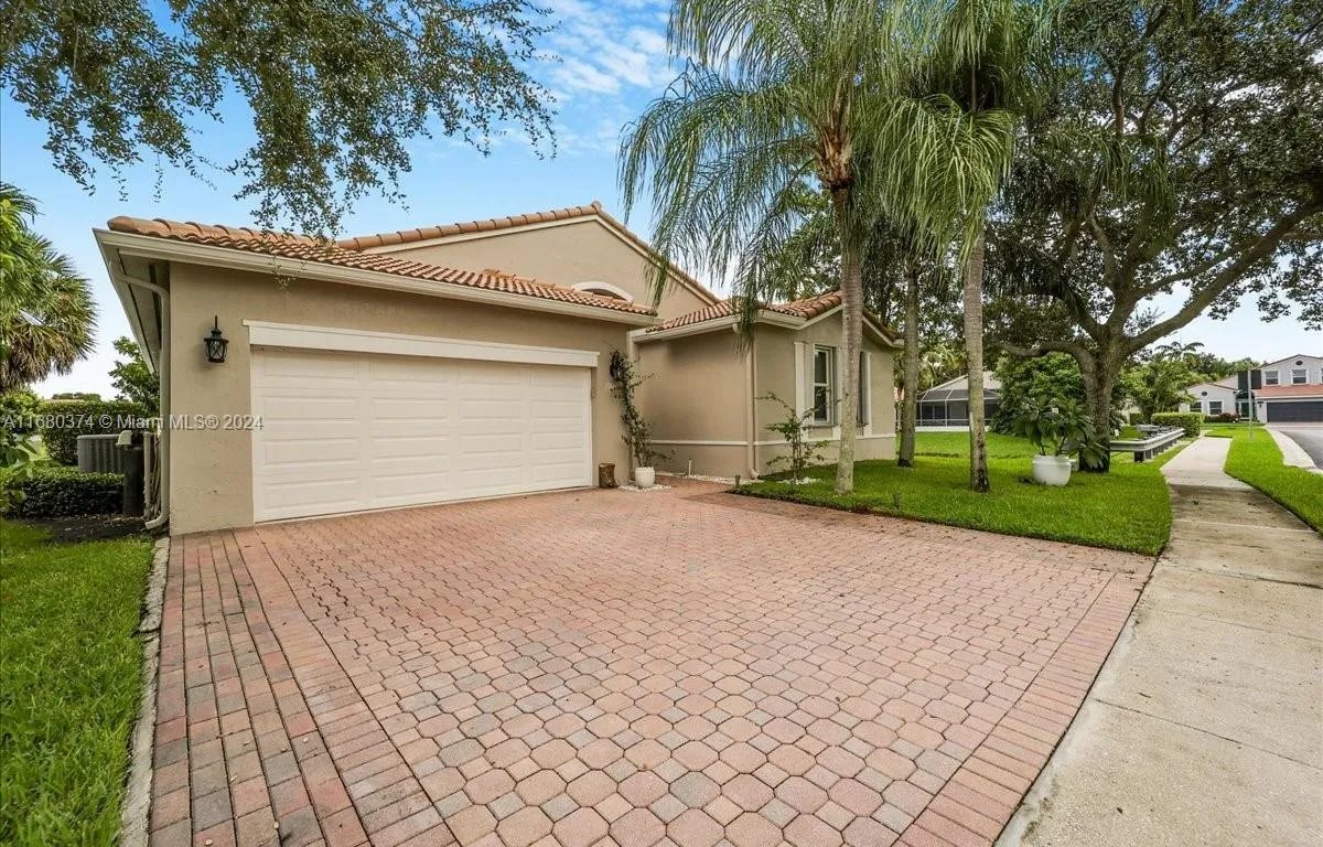 15003 SW 16th St, Pembroke Pines FL 33027