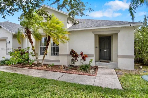 2826 SE Melaleuca Blvd, Port St. Lucie FL 34952