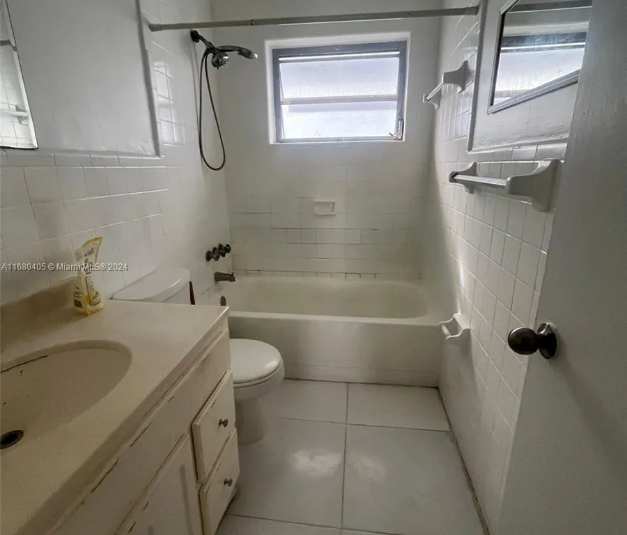 759 Meridian Ave # 4, Miami Beach FL 33139