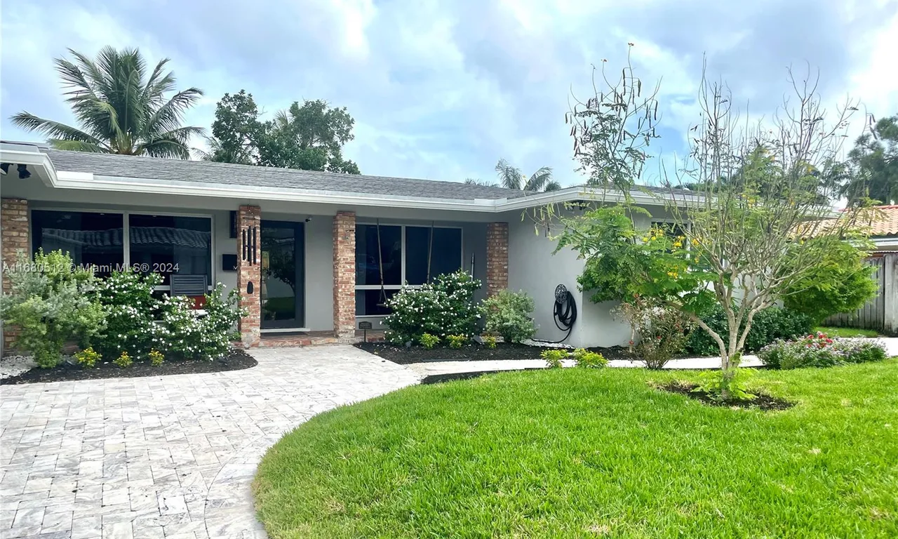 1705 NE 24th St, Wilton Manors FL 33305