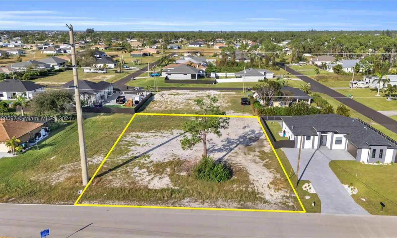 2206 N EL Dorado Blvd, Cape Coral FL 33993