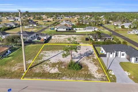 2206 N EL Dorado Blvd, Cape Coral FL 33993