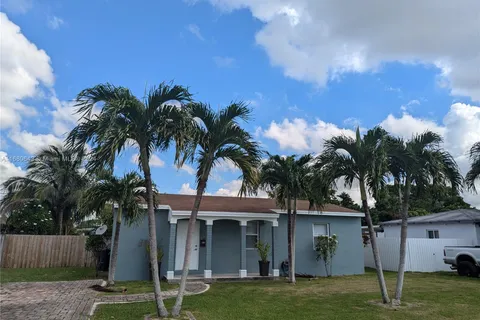 7585 SW 30th Ter, Miami FL 33155