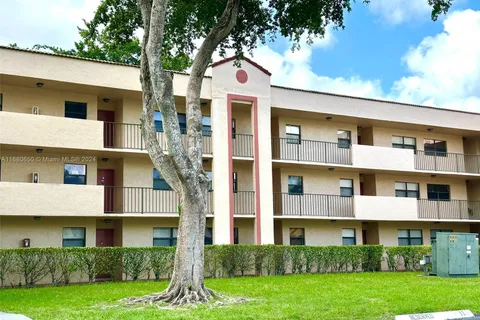 3396 Foxcroft Rd # 305, Miramar FL 33025