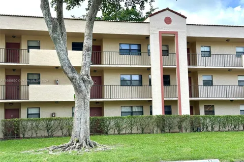 3396 Foxcroft Rd # 305, Miramar FL 33025