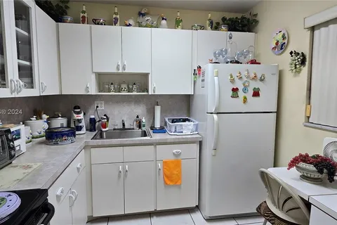 110 Royal Palm Rd # 304, Hialeah Gardens FL 33016