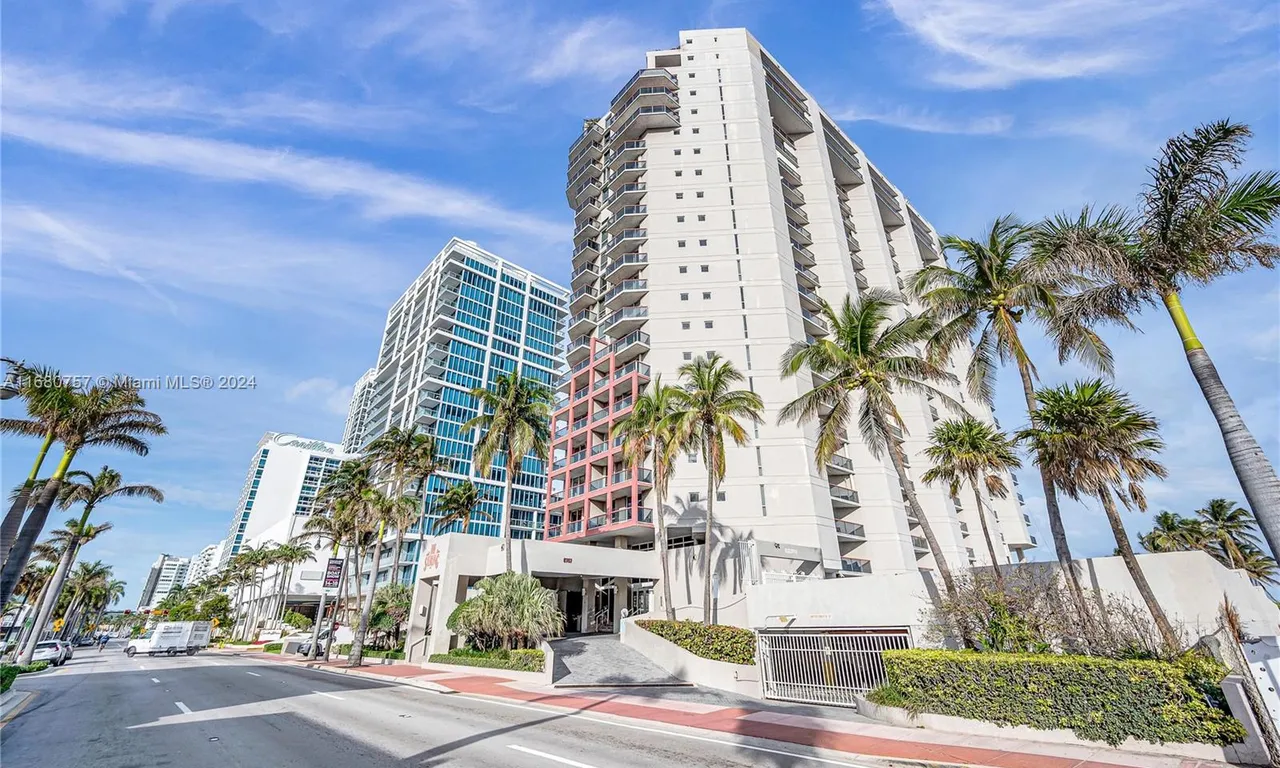 6767 Collins Ave # 704, Miami Beach FL 33141