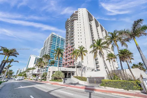 6767 Collins Ave # 704, Miami Beach FL 33141