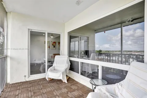 1101 Crystal Lake Dr # 703, Deerfield Beach FL 33064