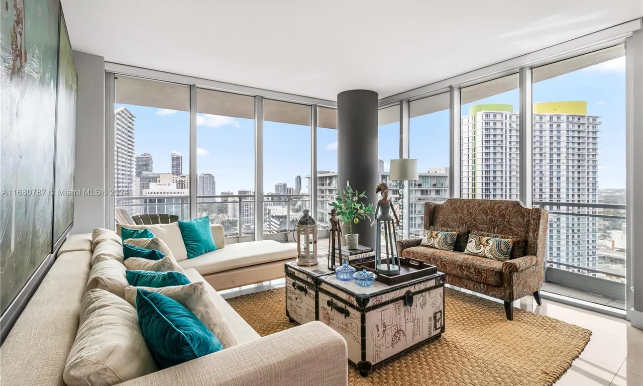 92 SW 3rd St # 3505, Miami FL 33130