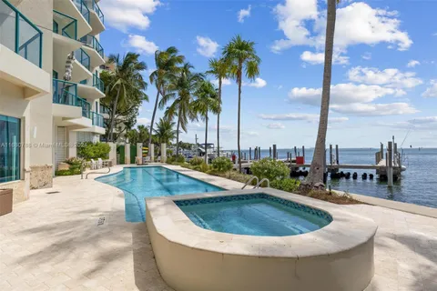 1660 W Glencoe St # 401, Coconut Grove FL 33133