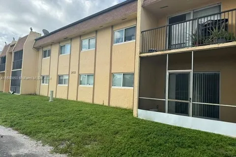 2832 NW 55th Ave # 1B, Lauderhill FL 33313